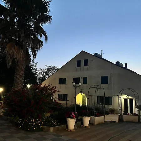 Casa vacanze Refined In With Private Pool Enna