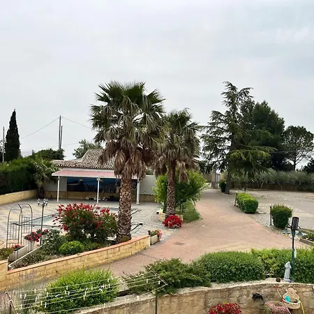 Refined In With Private Pool * Enna