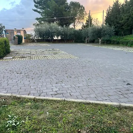 Refined In With Private Pool Enna